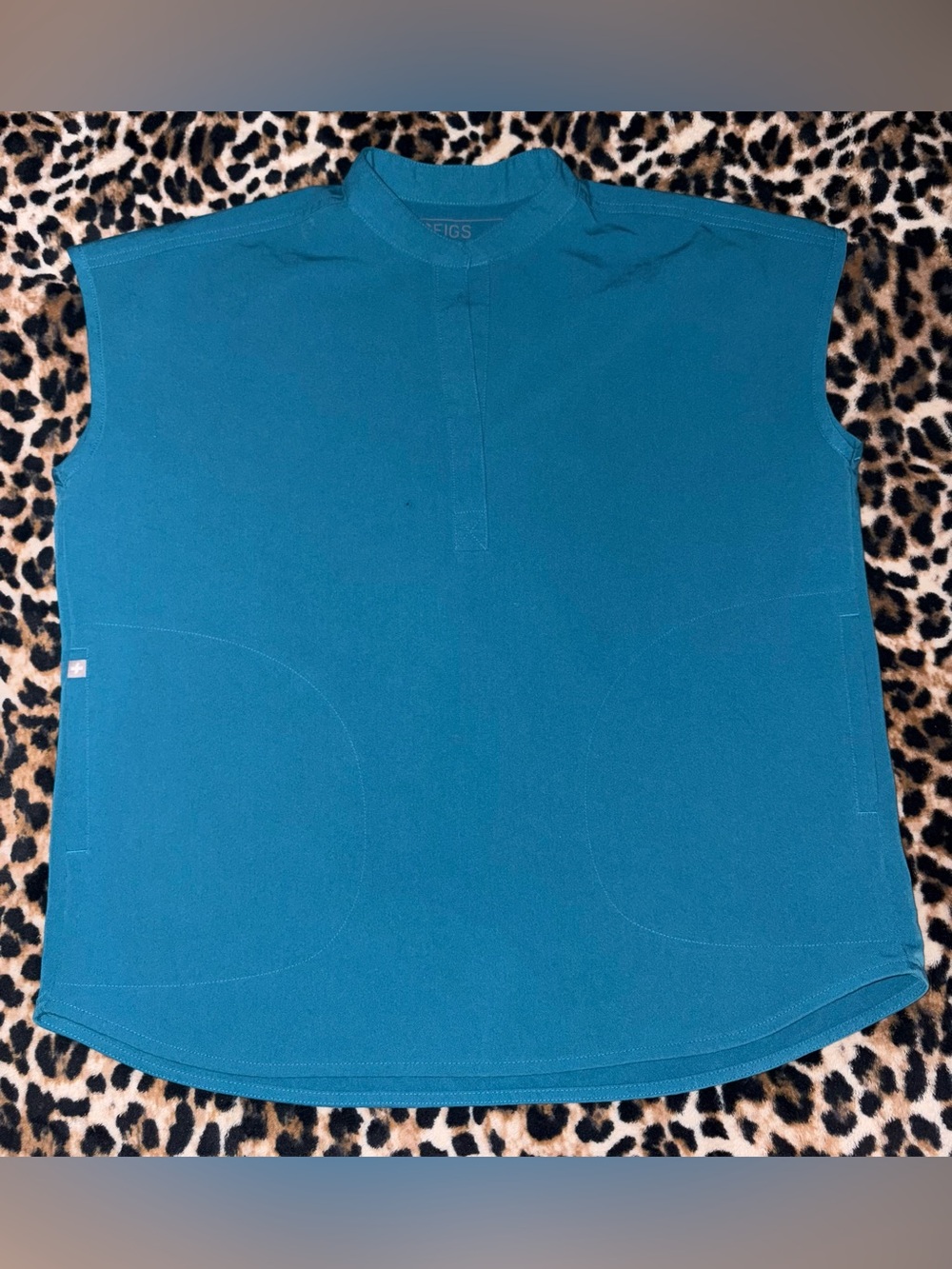 FIGS Women’s Small Rafaela Oversized Scrub Top PO# 2133